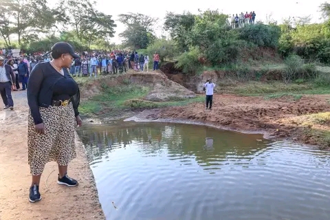 Governor Wavinya Ndeti Commissions Syuuni River Drift, Boosting Connectivity in Kalama.